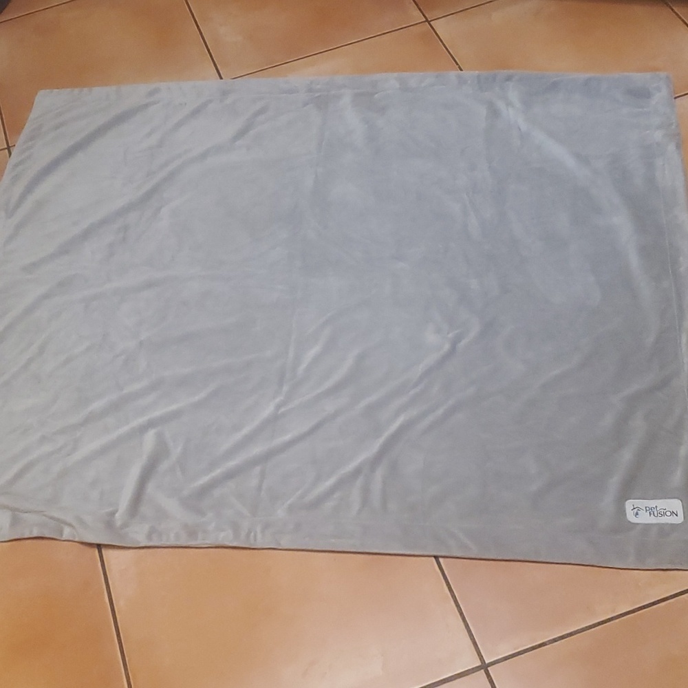 Pet Fusion Gray Plush Recersible Dog Bed Blanket NWOT